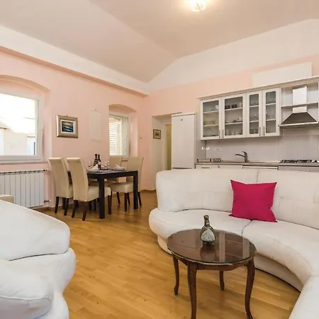 3 Bedroom Cozy In Holiday home Opatija