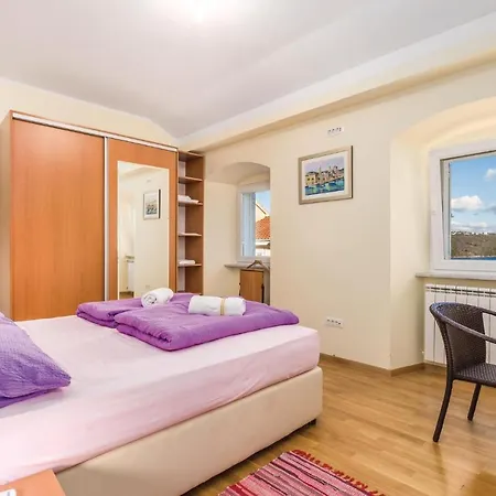 3 Bedroom Cozy In *