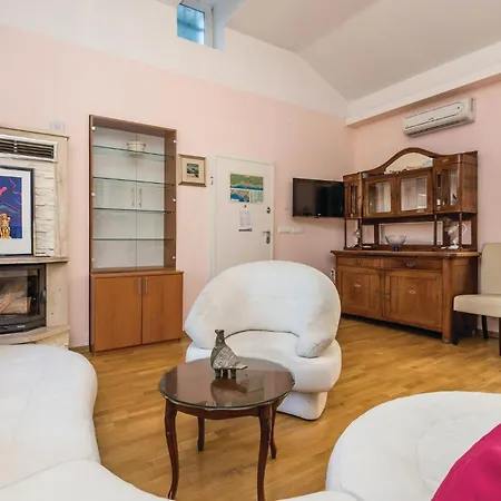 Holiday home 3 Bedroom Cozy In Opatija