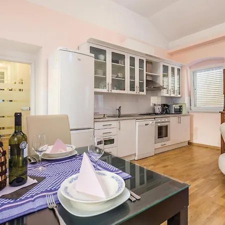 3 Bedroom Cozy In Opatija